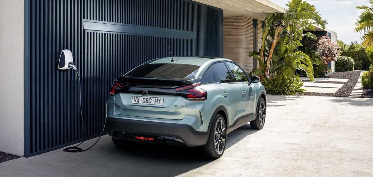 CITROЁN представив нове покоління крос-хетчбеків