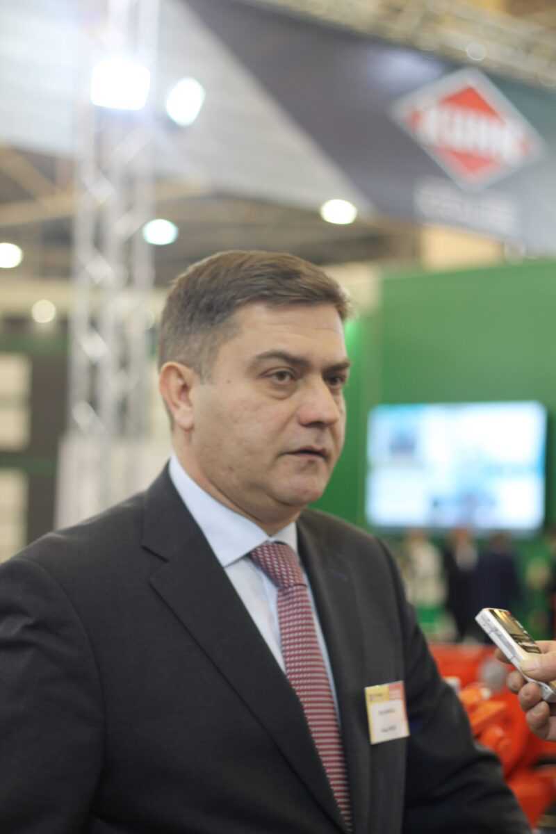 Компанія KUHN-Ukraine презентувала техніку разом зі своїми дилерами