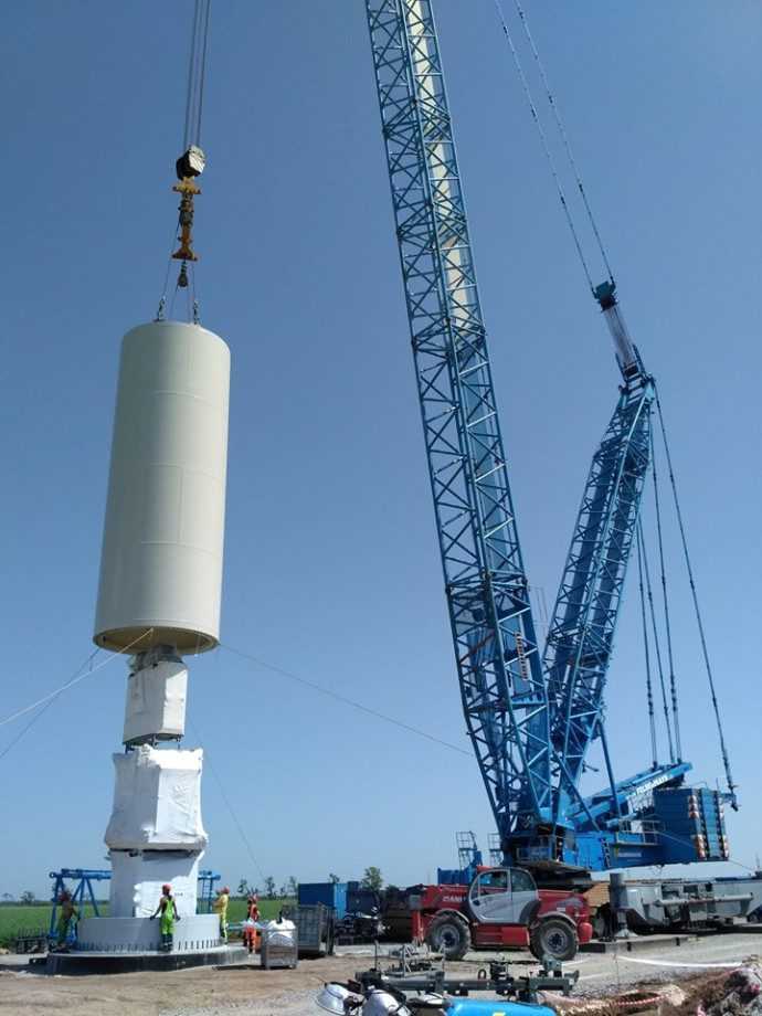 На Приморській ВЕС-2 встановлюють першу вітротурбіну