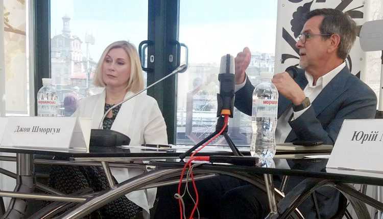 Інвестори дуже чекають зняття мораторію на землю в Україні – Джон Шморгун