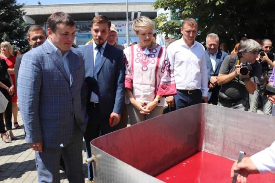 Морс зі 150 кг органічного кизилу: на Агропорті встановили національний рекорд