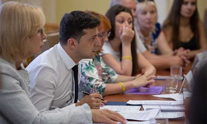 Ринок землі: навіщо фракція Слуга народу знищує шанси на успішні реформи власного уряду?