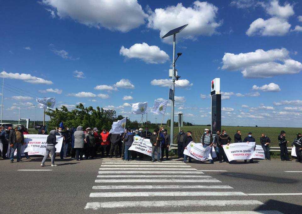 Фермери вийшли на протест проти квотування імпорту добрив