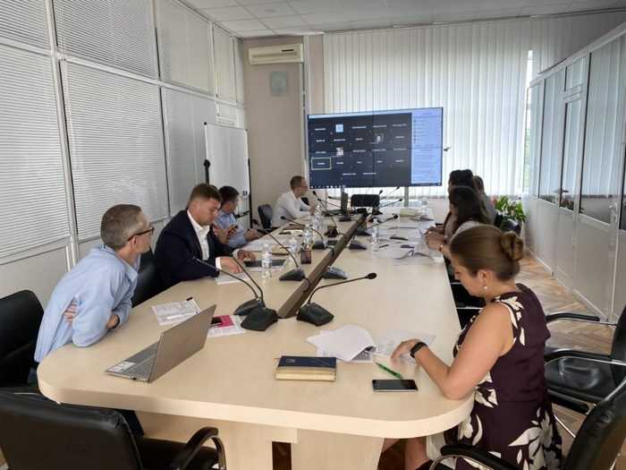 Бізнес має працювати, а не ходити по чиновниках - Роман Лещенко