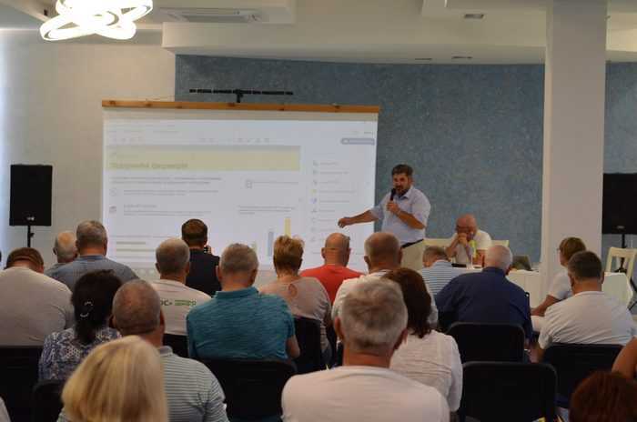 Найбільші проблеми фермерів: про що говорили на відкритті з'їзду Аграрного союзу України