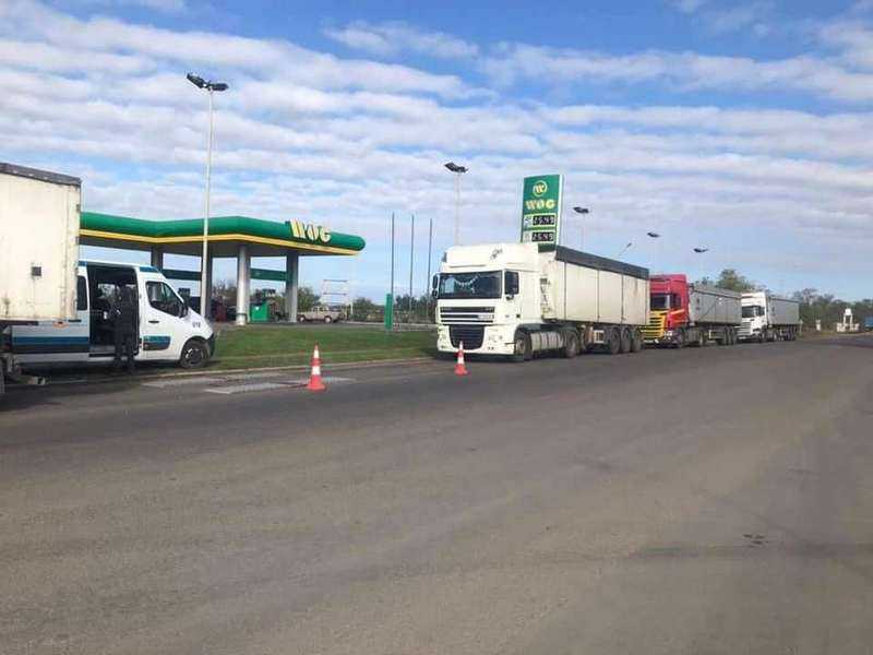 На пункті ГВК на Миколаївщині утворився затор з вантажівок