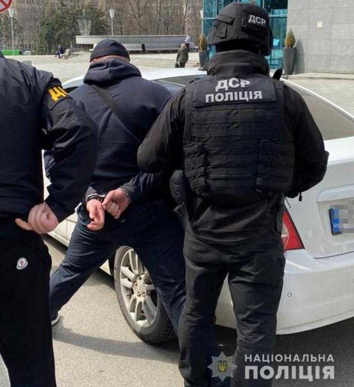 У Харкові затримали банду, яка вимагала $700 тис у фермера