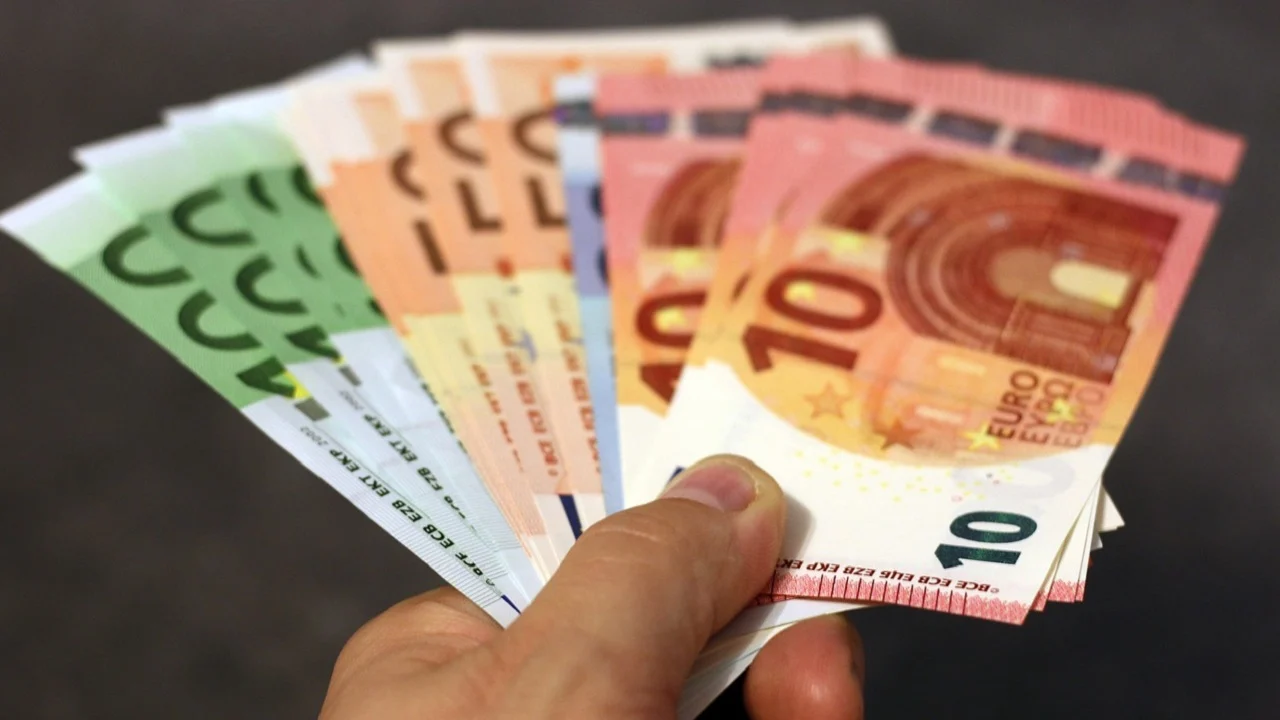 money 1005464 1280