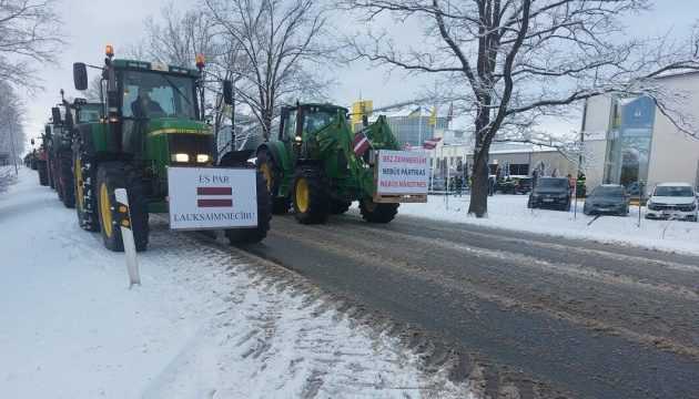 У Латвії фермери вийшли на протест з вимогою обмеження імпорту з Росії та Білорусі