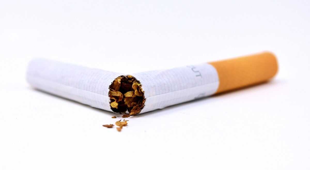 cigarette 3112660 1280