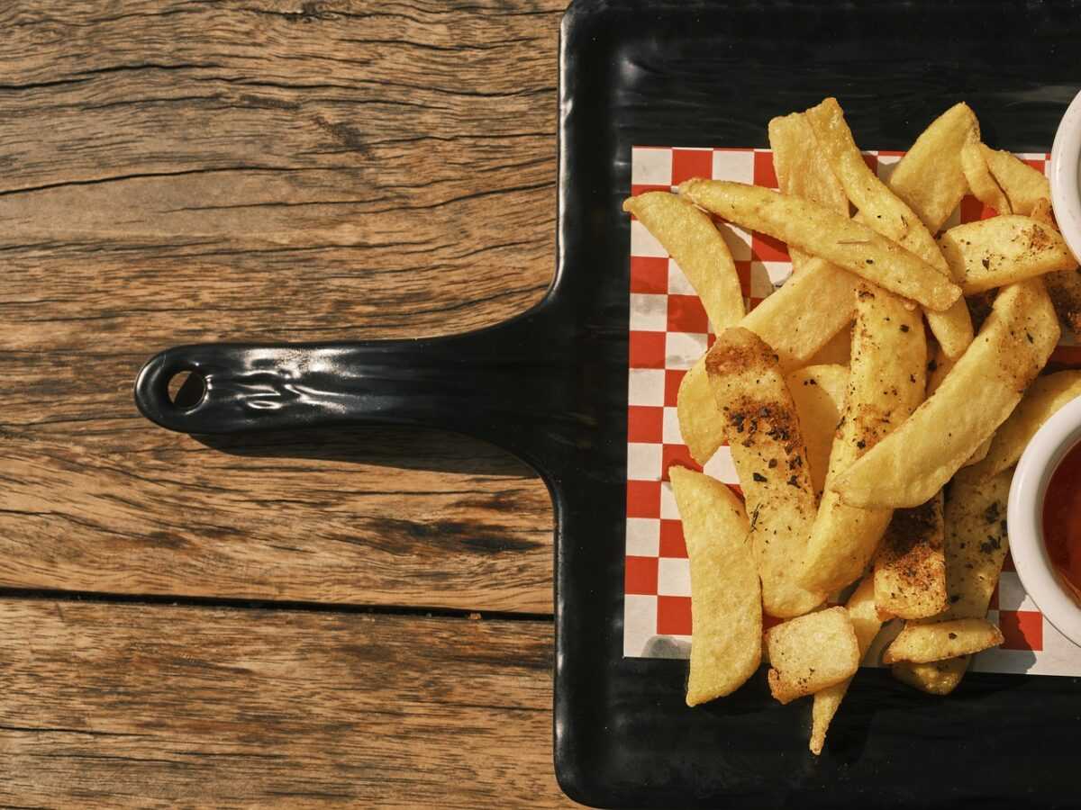 fast food 7040928 1280