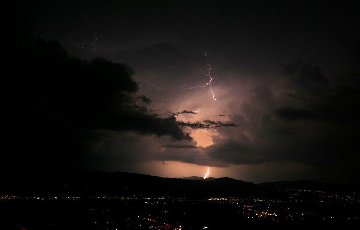 flash 5039182 1280