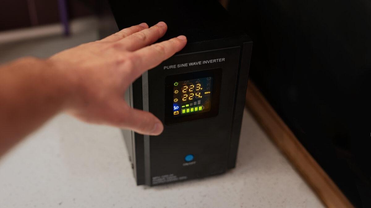 Pure,Sine,Wave,Inverter ,Backup,Power,Ups,1000,W,With