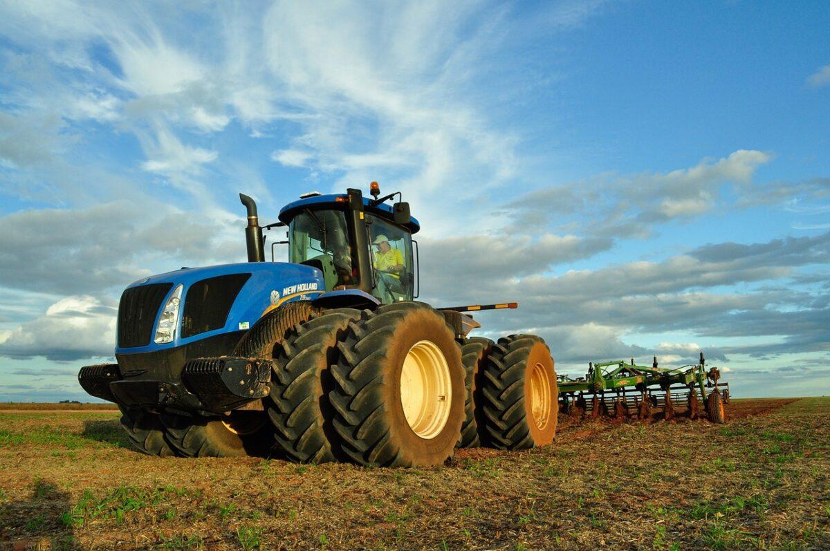 tractor 5310952 1280