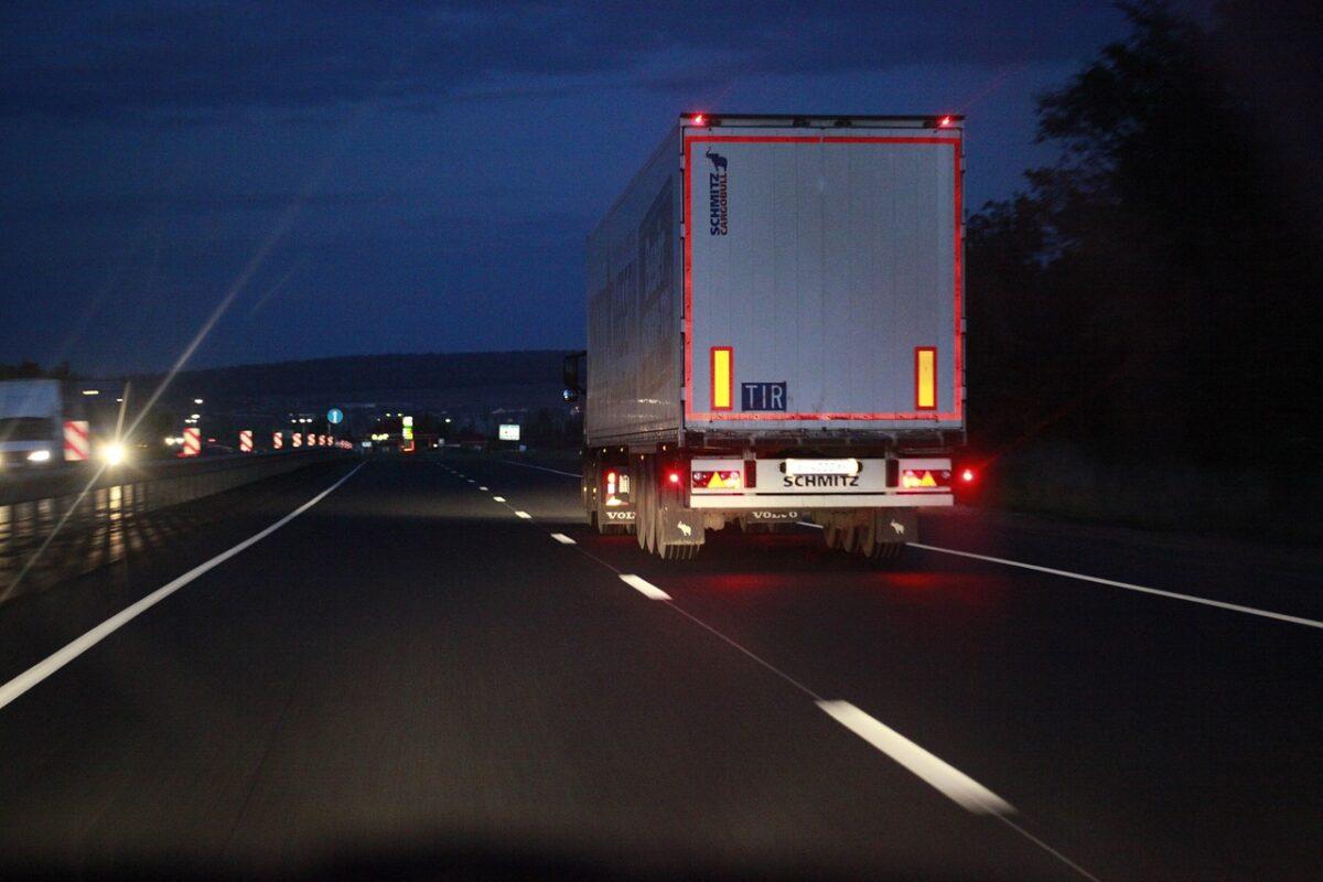 night 680112 1280 (1)