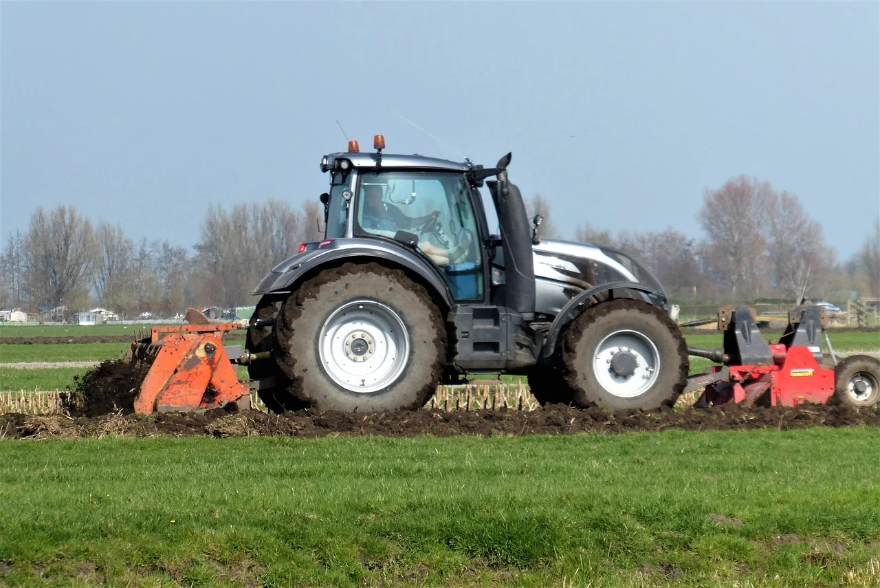 tractor 7607477 1280