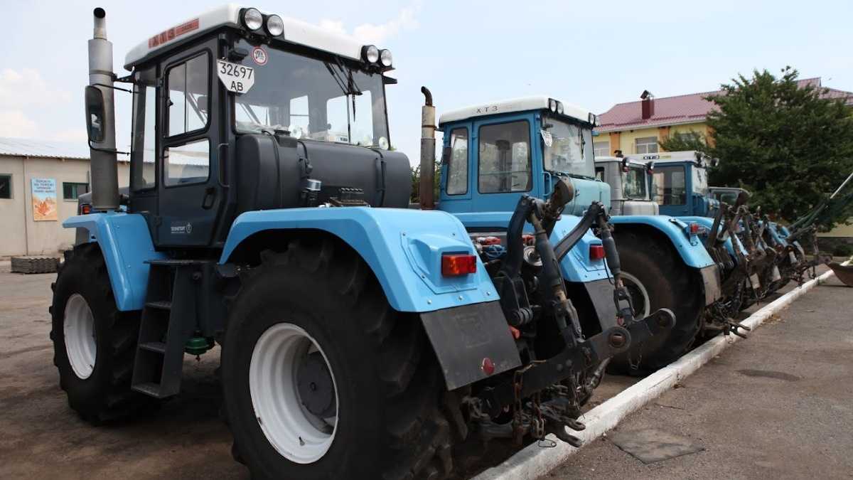 Lz0iy2hsb htz traktor