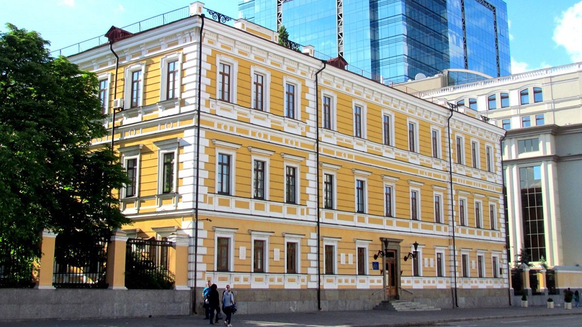 Місцями дощ і мокрий сніг: якою буде погода в Україні 27 листопада