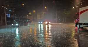rain shower, thunderstorm, traffic, road, city, urban, heavy rain, heavy rain, heavy rain, heavy rain, heavy rain, heavy rain