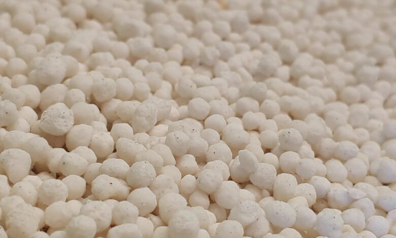 fertilizer, white, balls, pearls, agriculture, garden, agricultural engineering, nitrogen, nature, grow, nourishment, food supply, haber bosch process