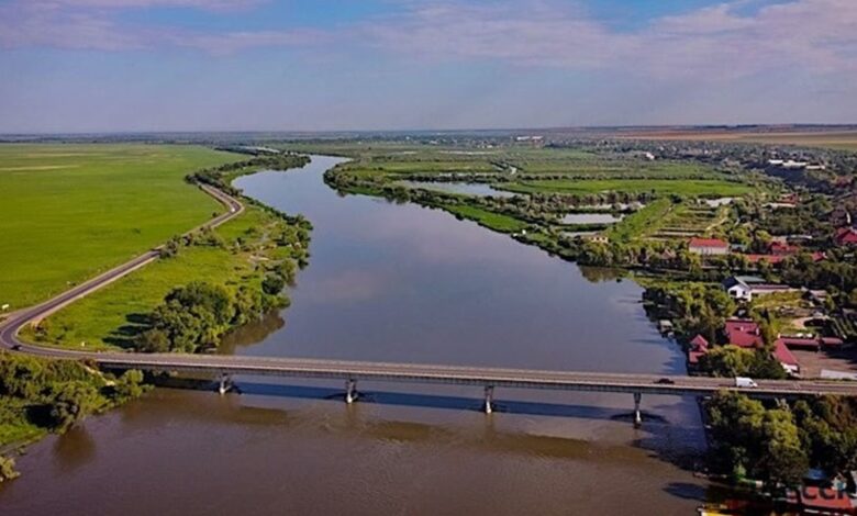 Автомобільний міст у селі Маяки. Фото: izmacity.com