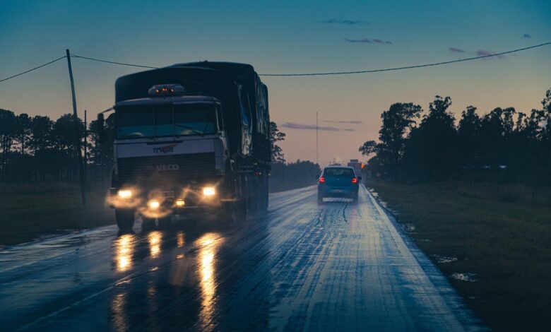 night, truck, road, big truck, delivery truck, cargo truck, traffic, street, car, vehicles, transportation, transport, delivery, car wallpapers, logistics, driving